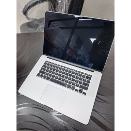 Refurbished Apple MacBook Pro A1398 – 2.2GHz i7, 16GB RAM, 256GB SSD, 15.4 inch Retina display: Unleash Power and Performance